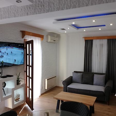 Apartment Ksenija Котор Екстер'єр фото