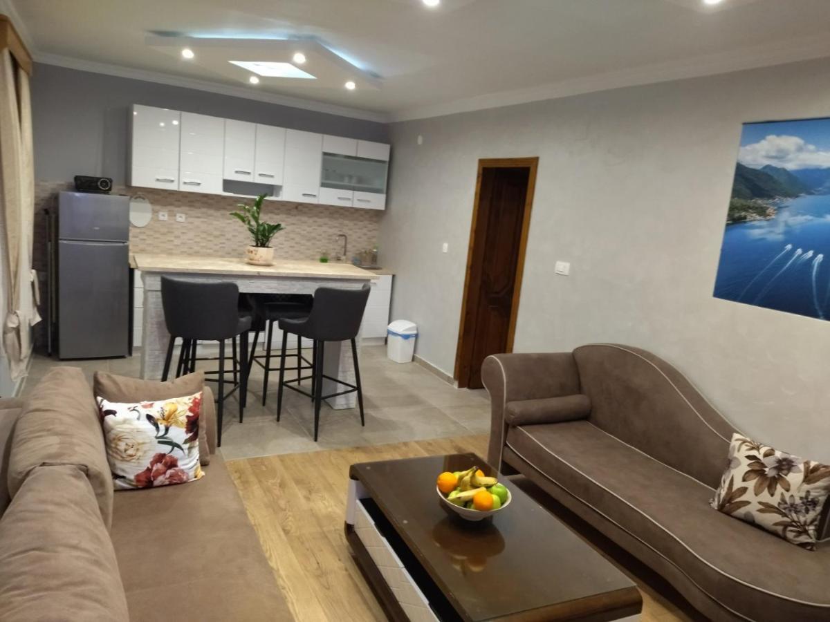 Apartment Ksenija Котор Екстер'єр фото