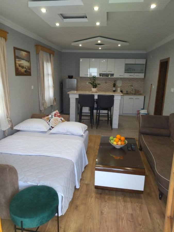 Apartment Ksenija Котор Екстер'єр фото