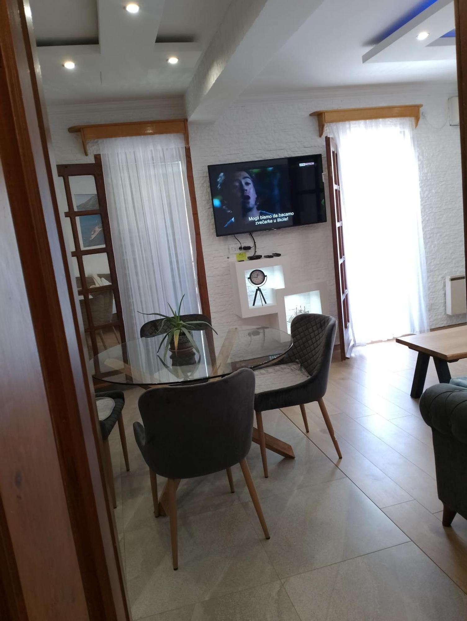 Apartment Ksenija Котор Екстер'єр фото