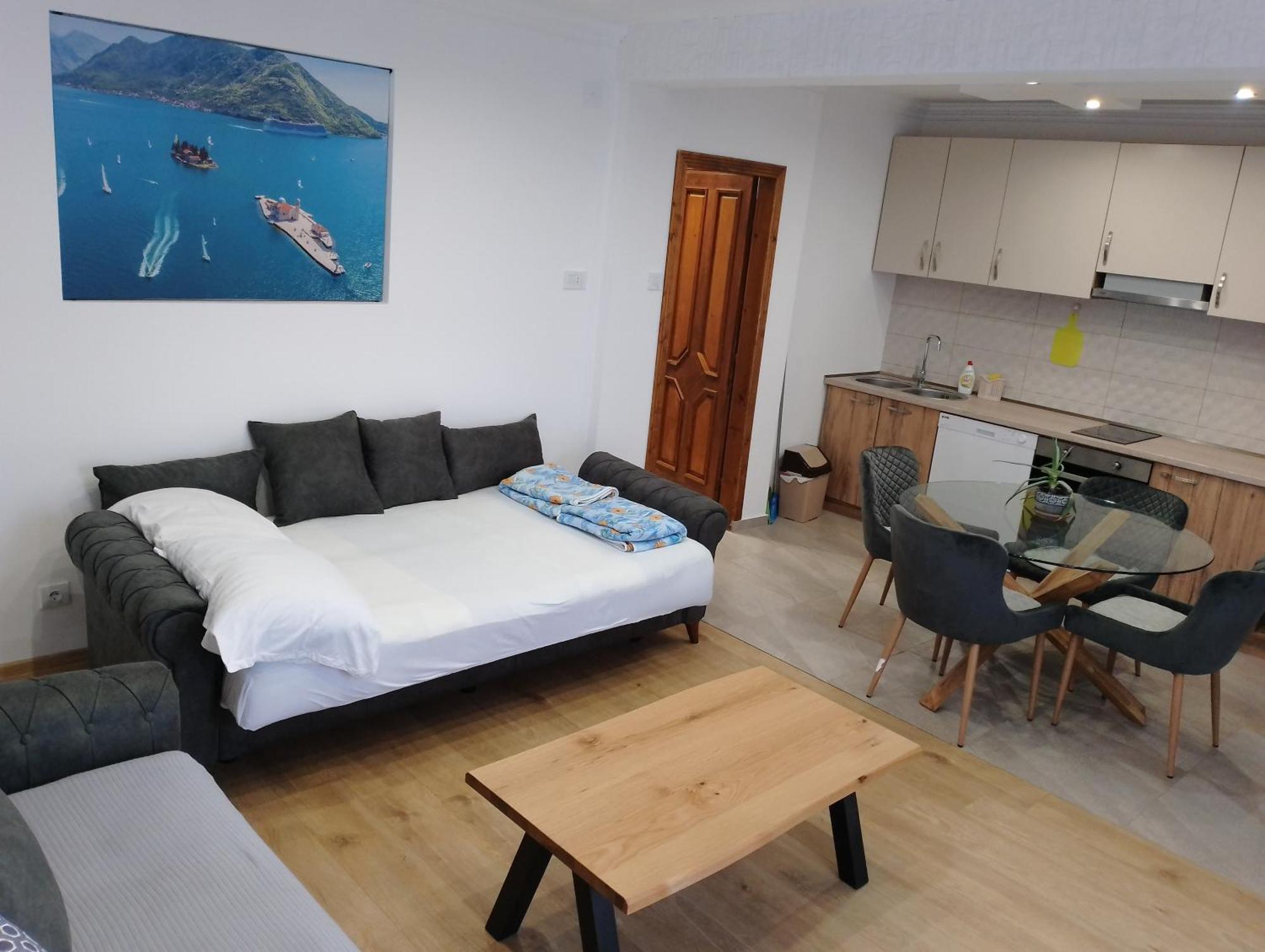 Apartment Ksenija Котор Екстер'єр фото